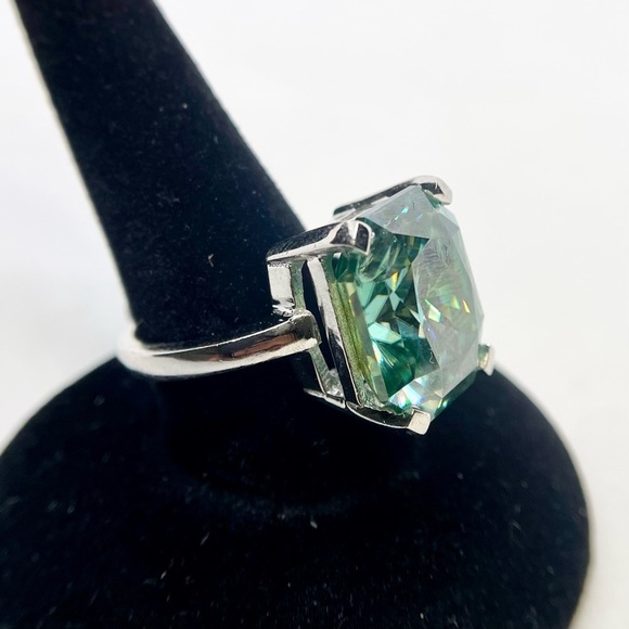 15 Carat Radiant Cut Moissanite Ring Vivid Blue Green Cocktail Statement Ring - Picture 6 of 15